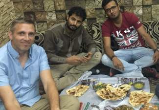 Eating overseas refugees